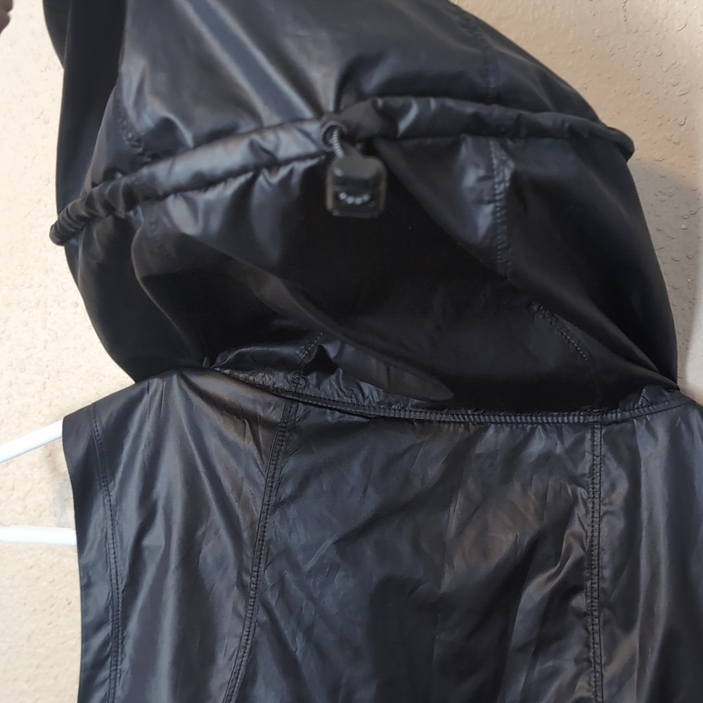 Under Armour Black Hooded Zip Up Vest - Picture 5 of 7